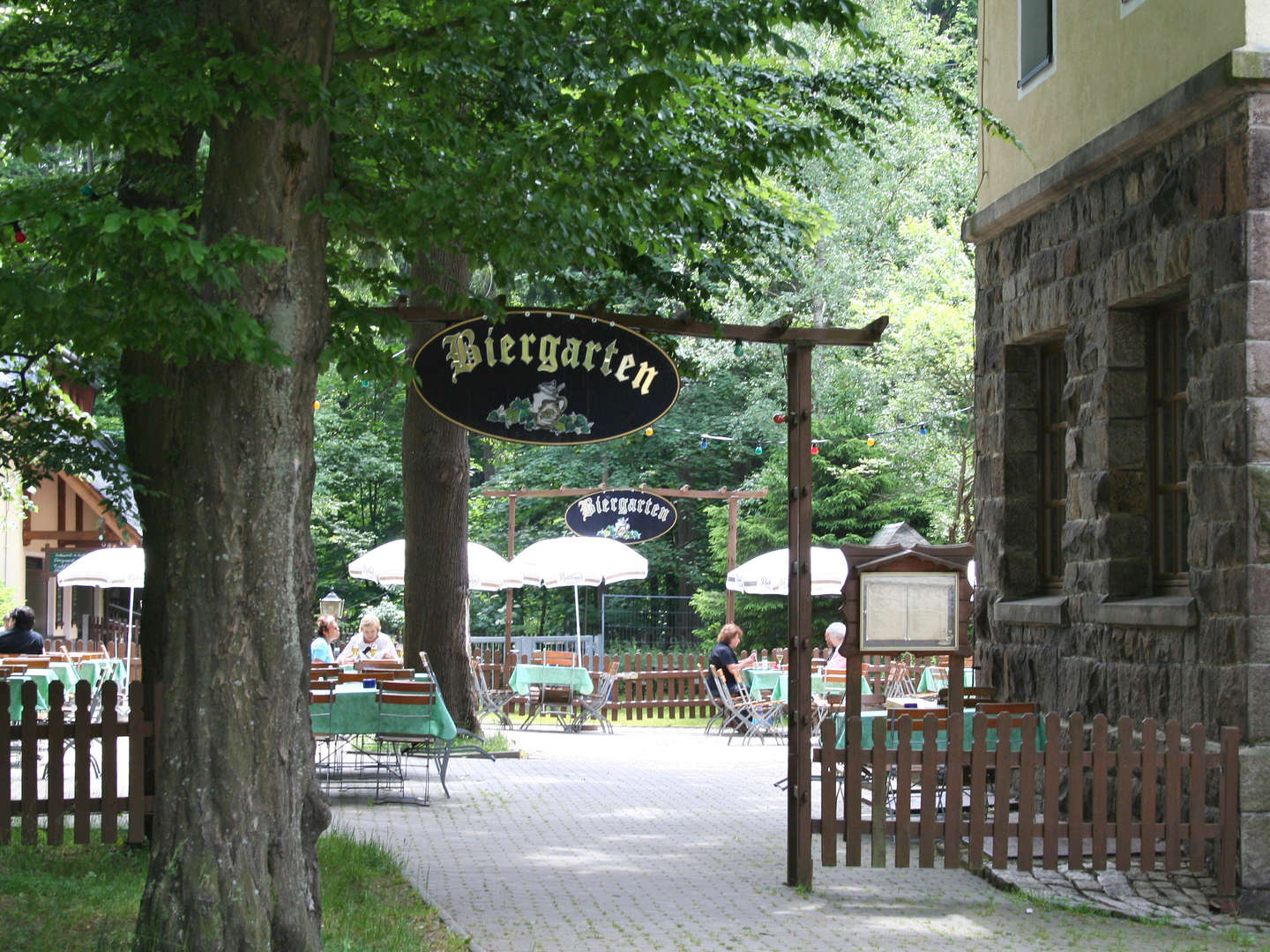 Romantische Ostertage mit Candle-Light Dinner, Sekt fast über den Wolken, Erzgebirgsmneü uvm.