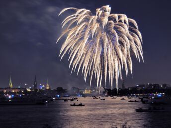 Silvester „In Hamburg sagt man Tschüss & Hallo 2025 I 3 Nächte