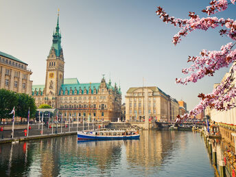 AHOI! Maritime Auszeit in Hamburg inkl. Hafenrundfahrt mitten auf der Elbe - 4 Tage