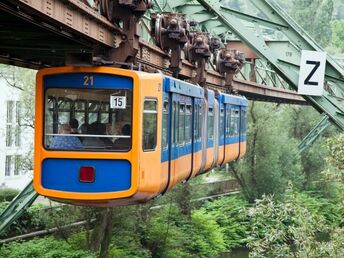 One Night in Wuppertal - Eine Romantische Liebeserklärung inkl. 3-Gang-Menü & Sekt