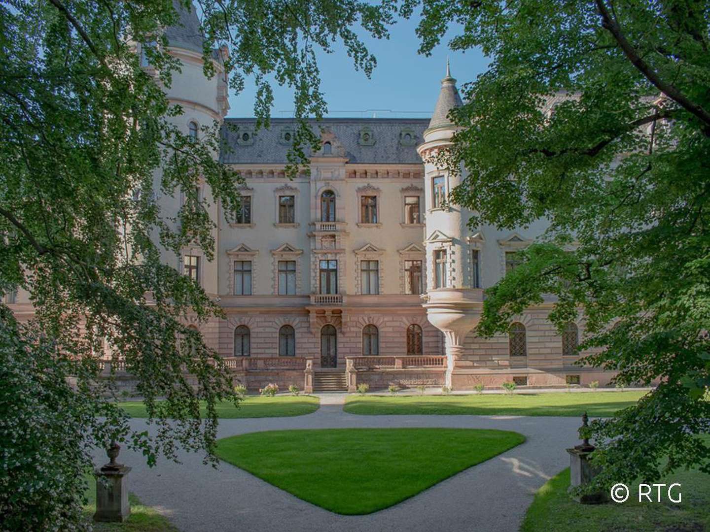 Schloss Thurn & Taxis in Regensburg inkl. Eintritt & Führung - 4 Tage