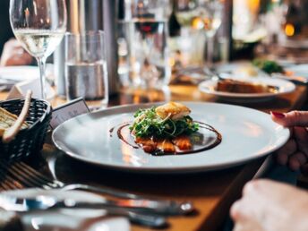 Genießen Sie die traumhafte Natur inkl. Dinner & Champagner