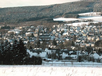 Ana ASLAN Frau für Frau - Verwöhnwochenende im Sauerland für Mädels mit Sekt und Selters