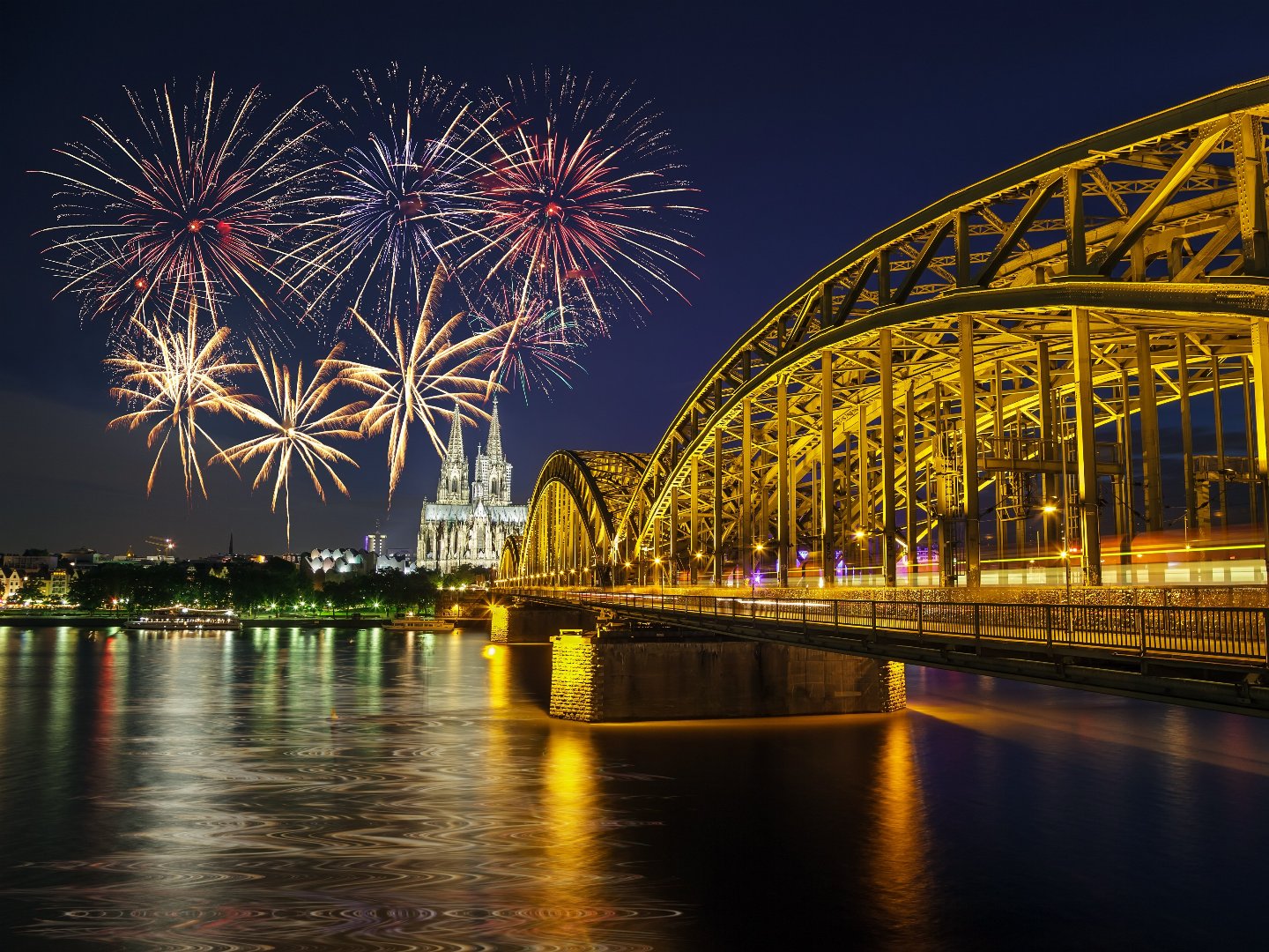 Silvester in Köln - 2 Tage inkl. Aperitif und 4-Gang-Buffet am 31.12.2024