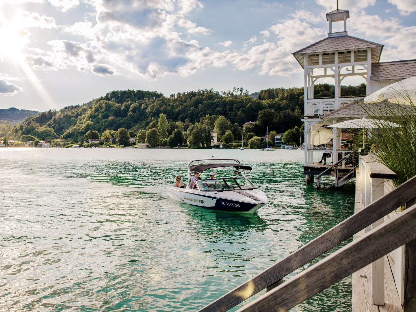 Romantischer Advent am Wörthersee inkl. Christkindlboot & Heißgetränk 