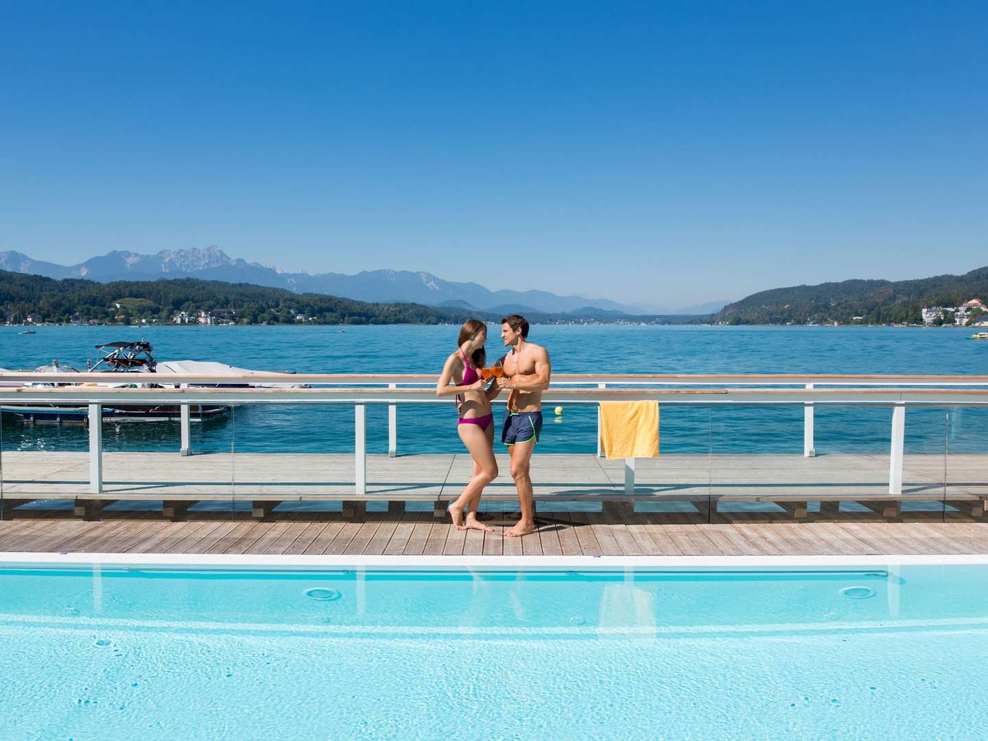 Romantischer Advent am Wörthersee inkl. Christkindlboot & Heißgetränk 