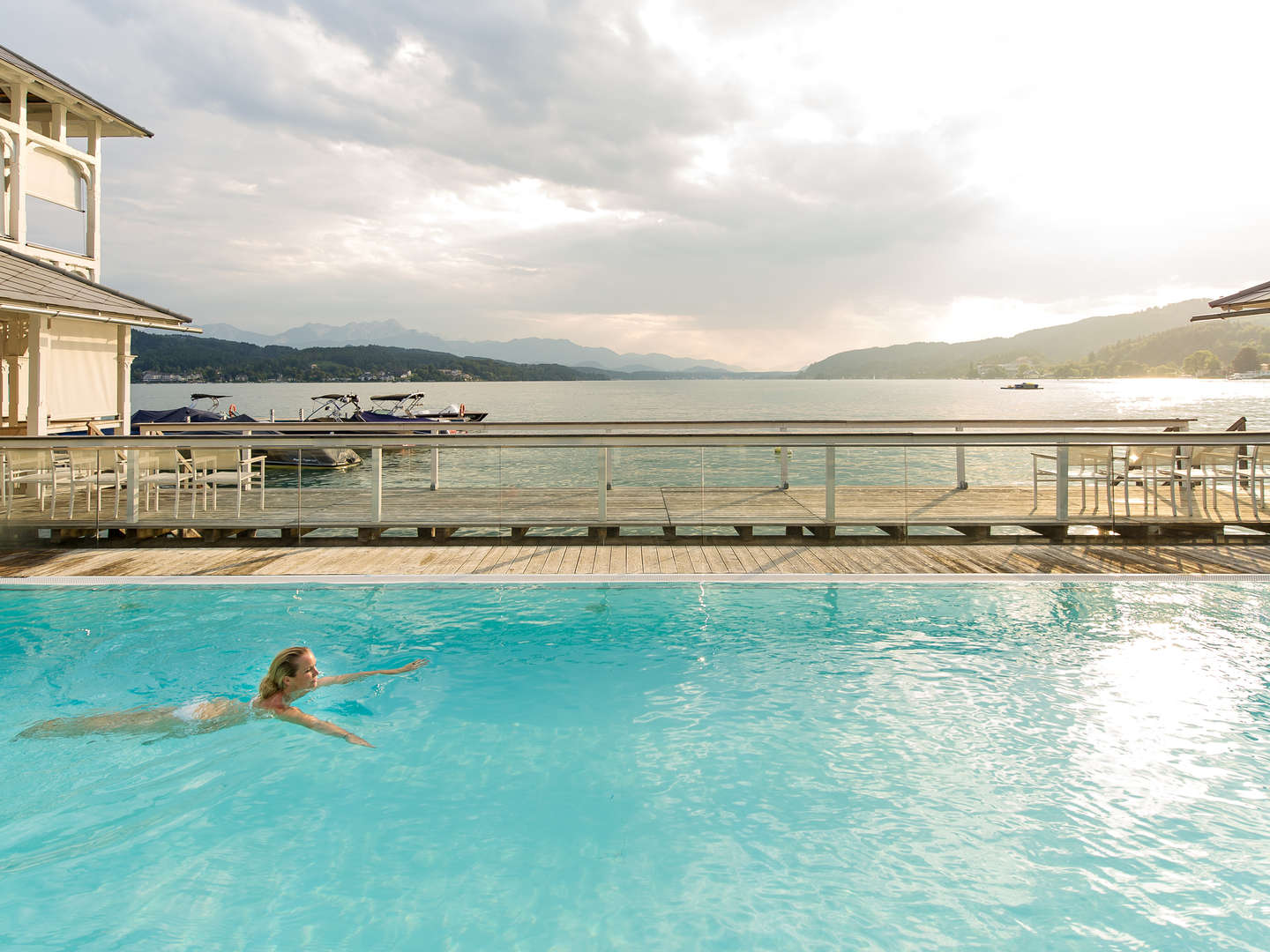 Romantischer Advent am Wörthersee inkl. Christkindlboot & Heißgetränk 