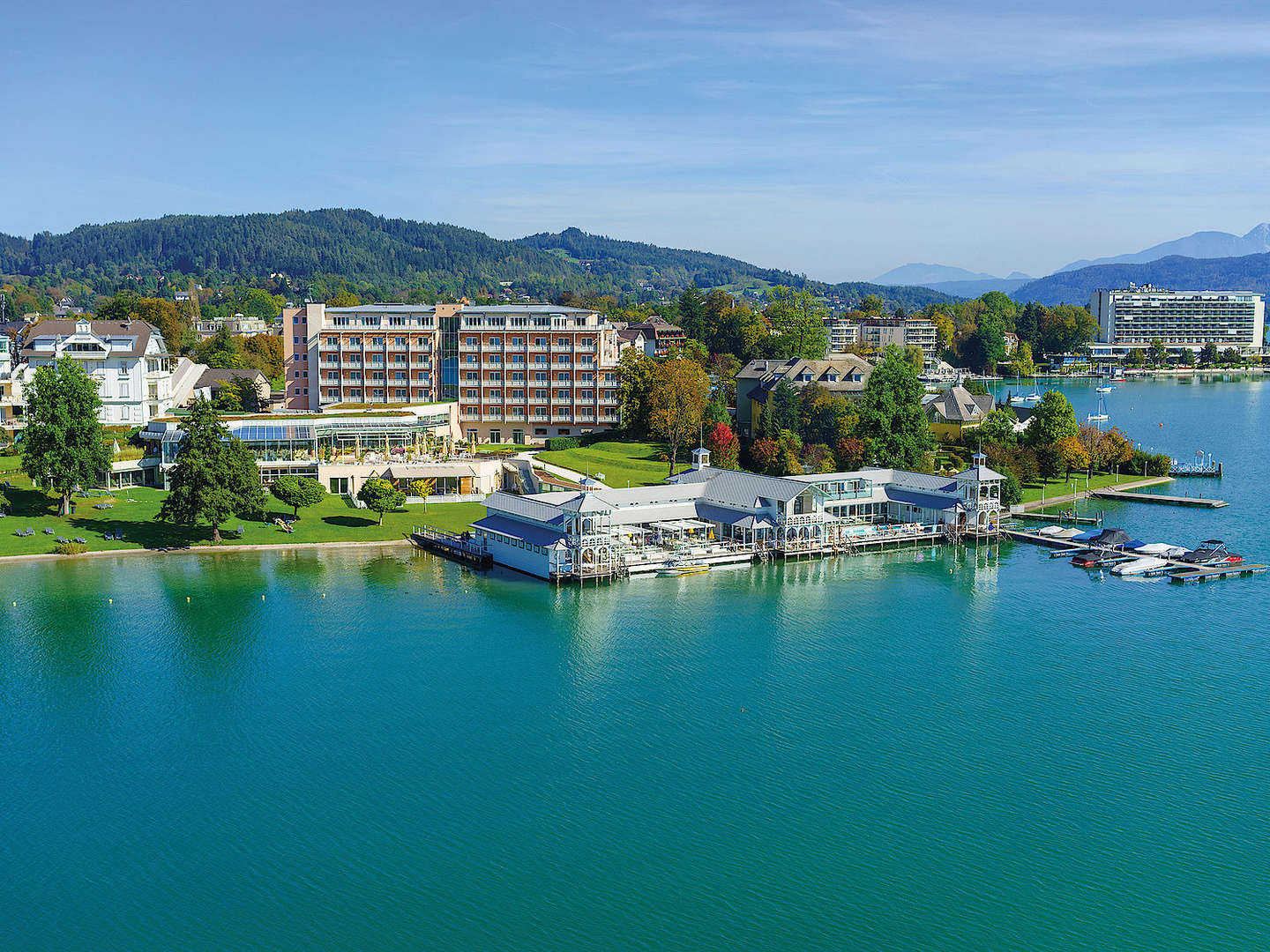 Romantischer Advent am Wörthersee inkl. Christkindlboot & Heißgetränk 