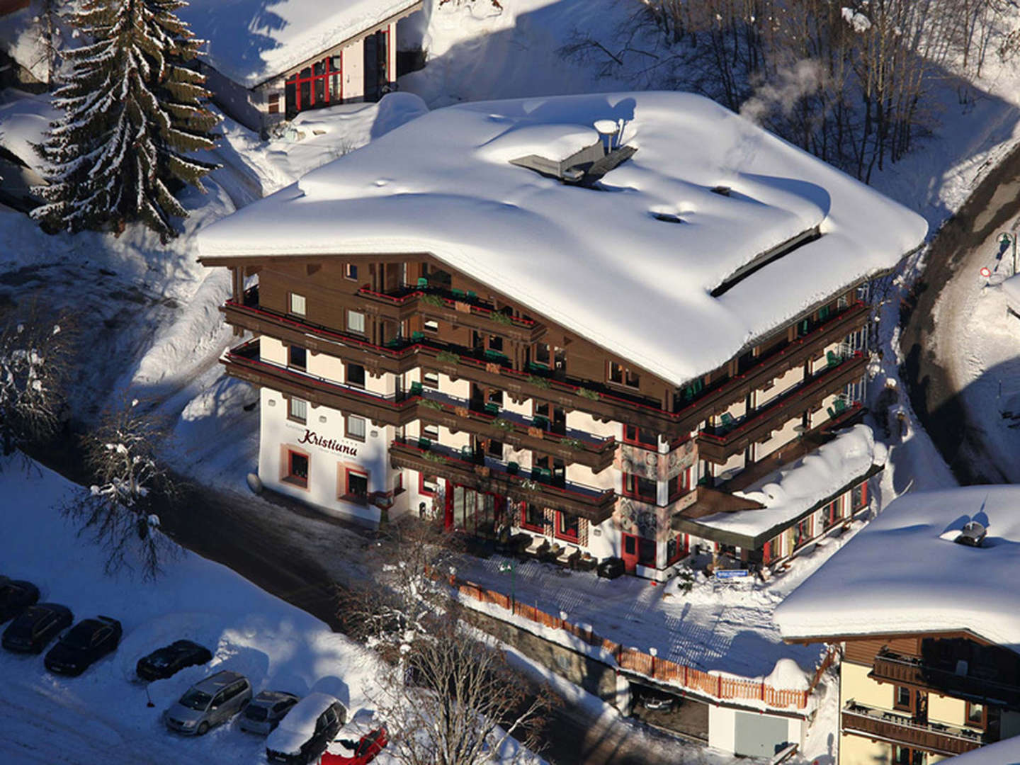 It's Snowtime - Skivergnügen in Saalbach Hinterglemm - Skipass Verkauf im Hotel