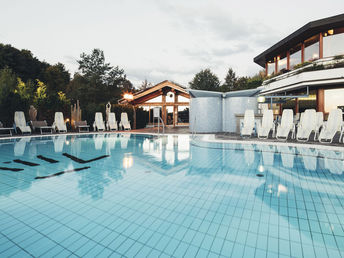 Urlaub zum Staatsfeiertag im idyllischen Hotel nahe der Therme Loipersdorf | 5 Tage