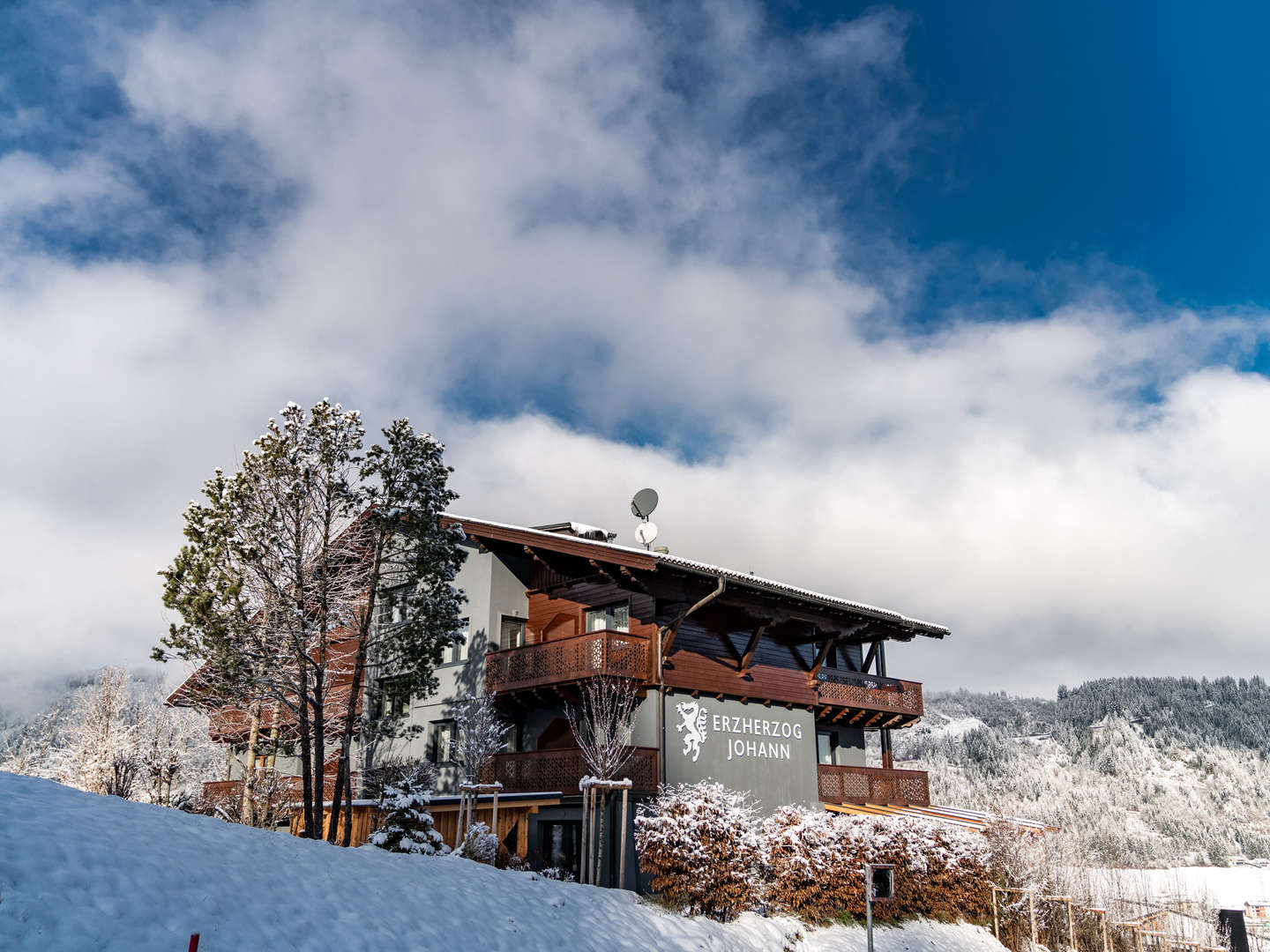 Kurzurlaub im Skiparadies Schladming-Rohrmoos im Hotel direkt an der Piste mit Wellnessbereich