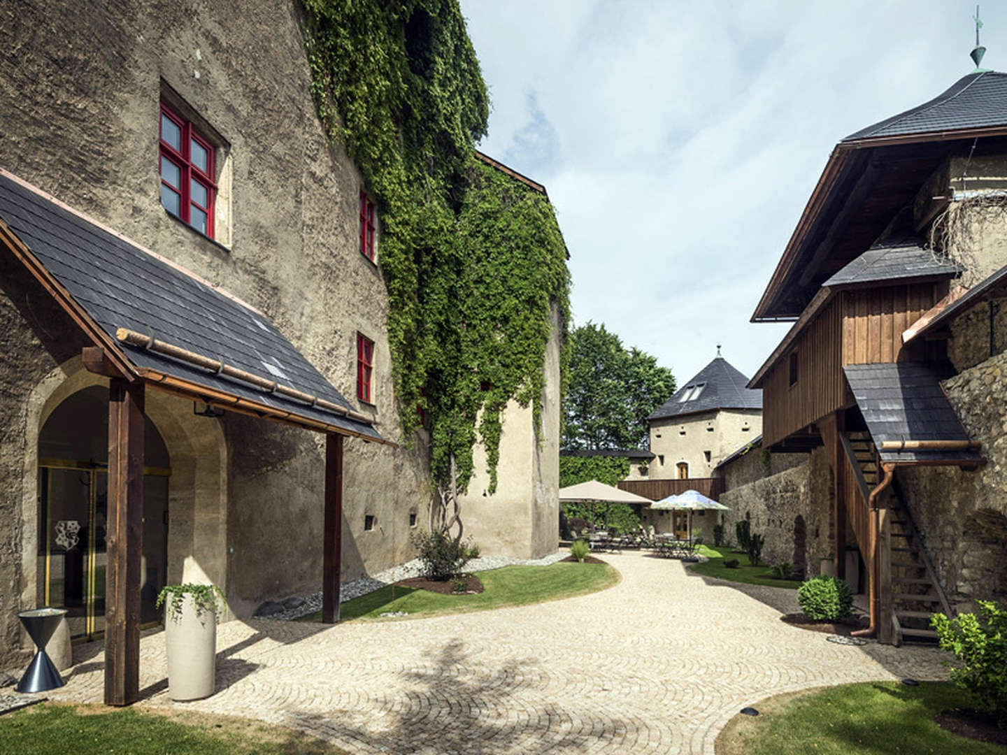 Komfort & Luxus im architektonischen Meisterwerk | 4 Tage Kurzurlaub inkl. Thermeneintritt