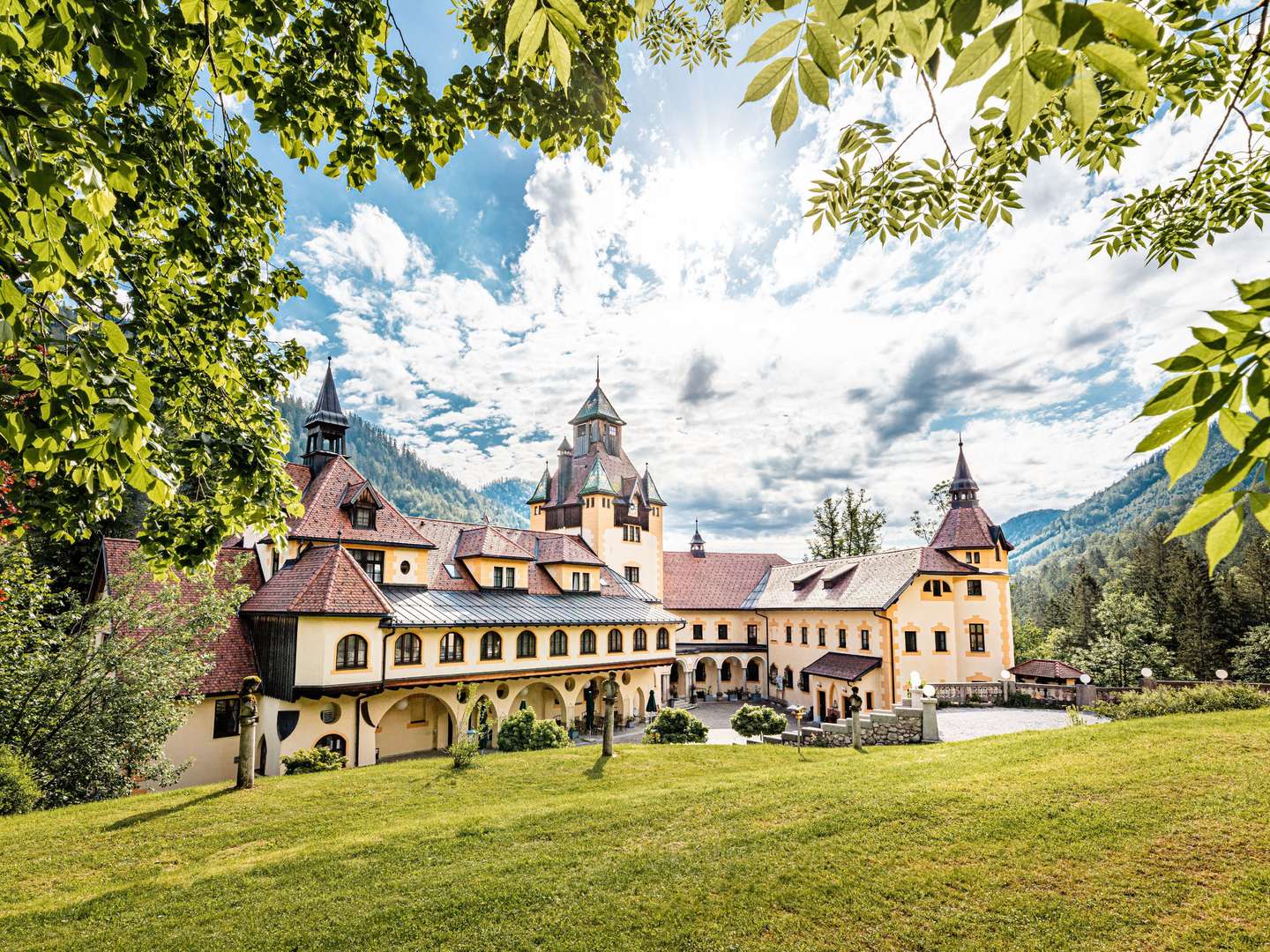 Goldener Herbst und Wildzeit im Naturhotel Schloss Kassegg inkl. Wildmenü & Eintritt Stift Admont