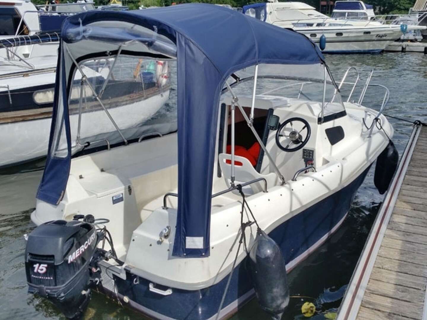 Müritz-Urlaub in der Nähe des Yachthafen inkl. Kajütboot