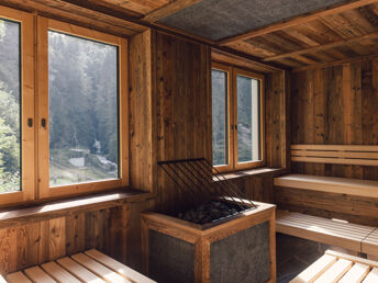 Auszeit mit Rooftop Panorama Spa im Zillertal