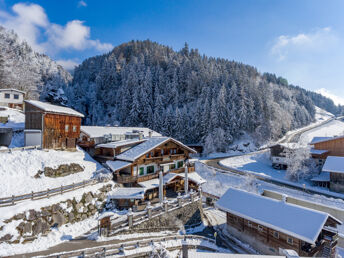 Auszeit mit Rooftop Panorama Spa im Zillertal