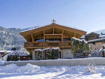 Bergluft und Hüttenzauber: Ihr Traumurlaub im Chalet 