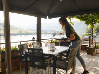 5 Tage Aktivurlaub: Entspannung am Flussufer der Mosel und Verwöhnzeit in der Vulkaneifel Therme ´25