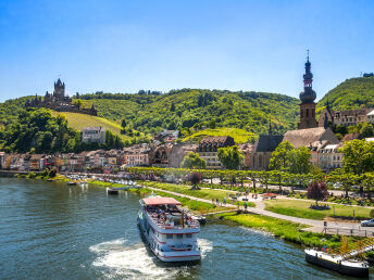 4 Tage Aktivurlaub: Entspannung am Flussufer der Mosel und Verwöhnzeit in der Vulkaneifel Therme