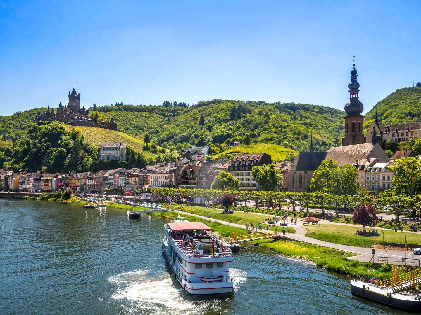 8 Tage Aktivurlaub: Entspannung am Flussufer der Mosel und Verwöhnzeit in der Vulkaneifel Therme