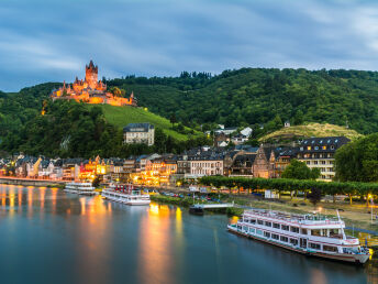 5 Tage Aktivurlaub: Entspannung am Flussufer der Mosel und Verwöhnzeit in der Vulkaneifel Therme ´25