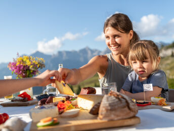 Familienurlaub in Sonnberg Flachau zur Adventzeit- Natur & Winterspaß für alle | 4 Nächte