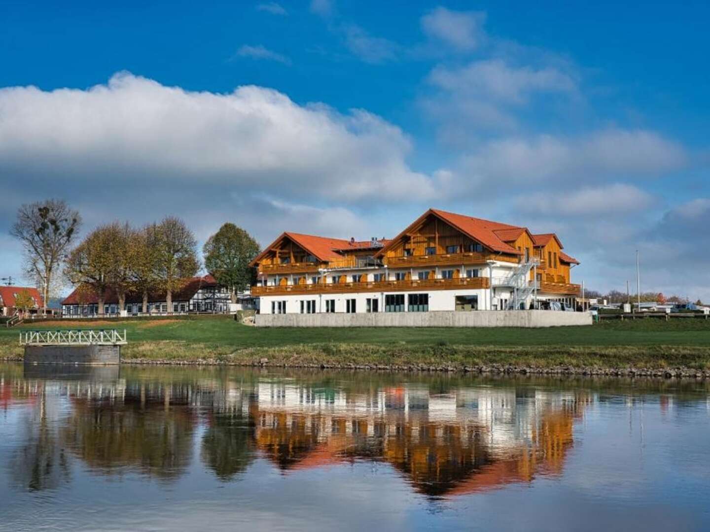 Romantischer Urlaub am Wasser- 4 Tage an der Weser & am Weserradweg  