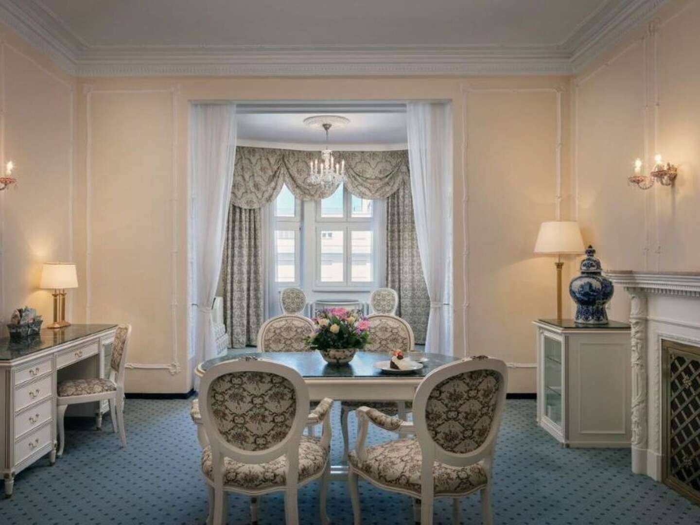 4 Nächte im Hotel  Ambassador Zlata Husa in Prag mit Frühstück  