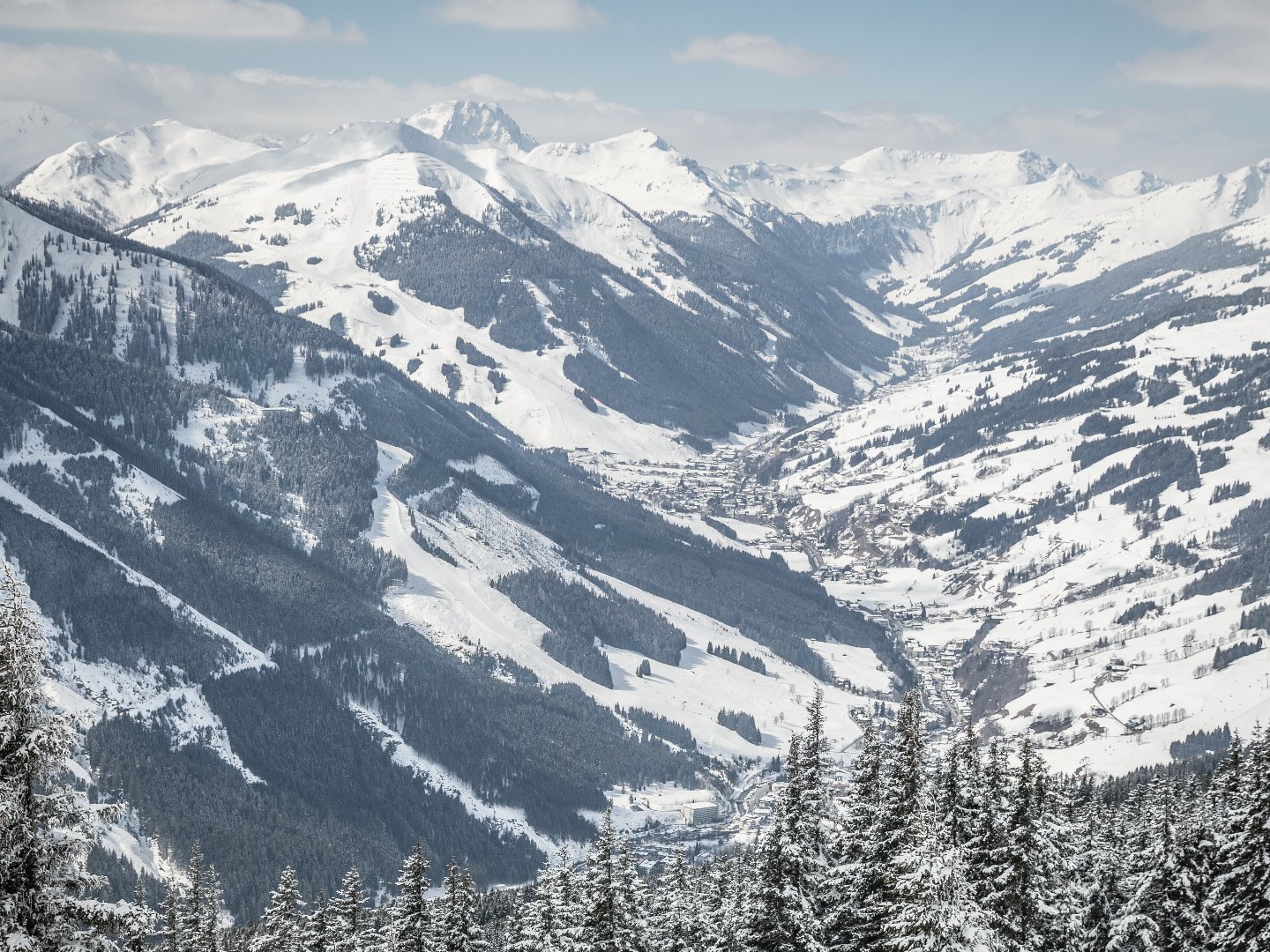 Luxus Auszeit in Saalbach auf 120m² mit höchsten Wohnkomfort   